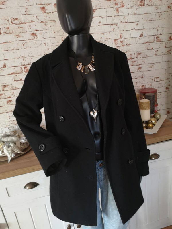 Černý vlněný kabát